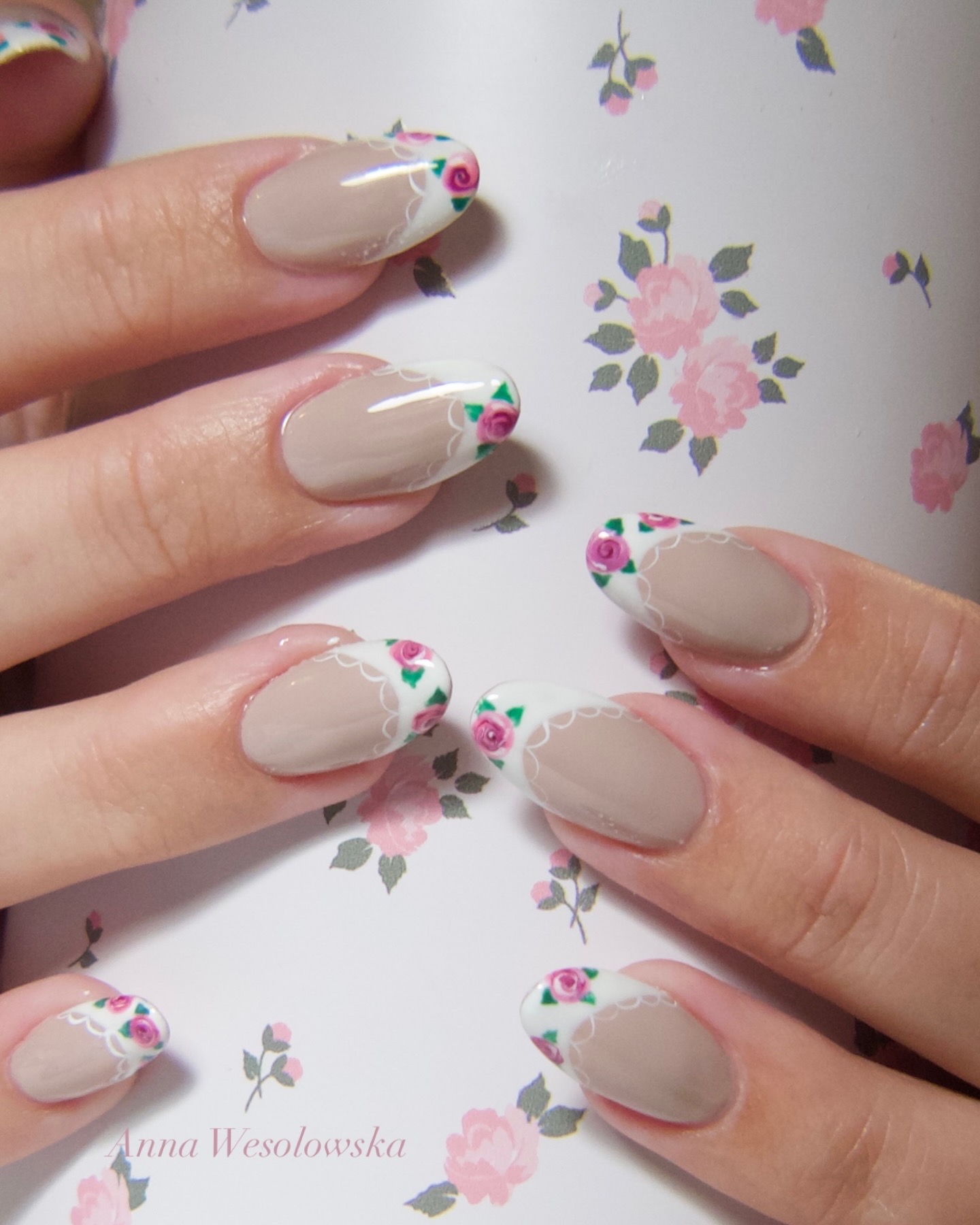 short nails with light color magnetic gel polish 